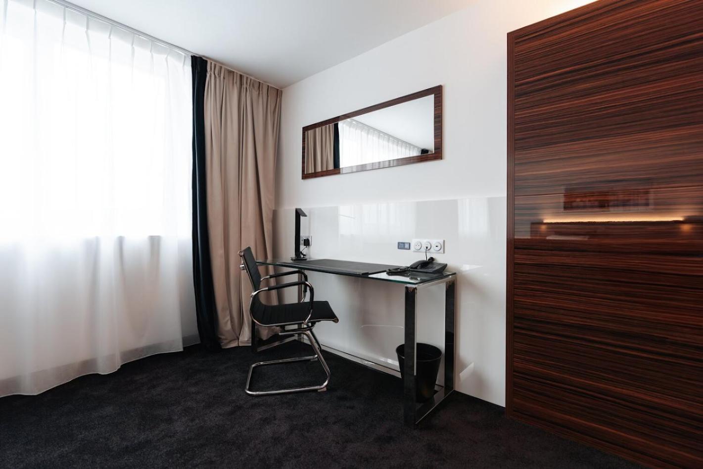 Westotel Taverny - Paris Val-D'Oise Ngoại thất bức ảnh